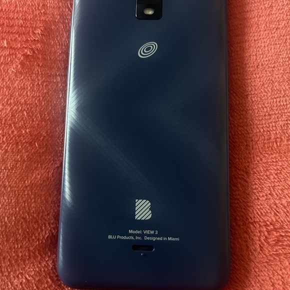 Blu Phone - Picture 7 of 8